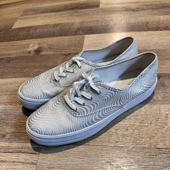 Size 11 Keds Sneakers - Picture 3 of 5